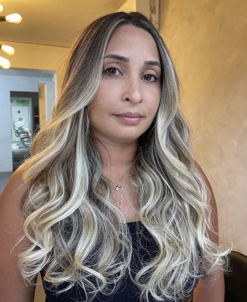 Mechas iluminadas em cabelo longo